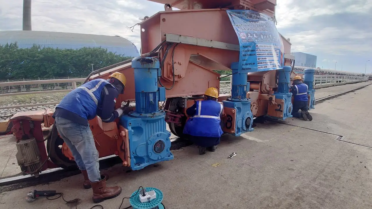 Dokumentasi removal komponen existing ALS pada Ship Unloader